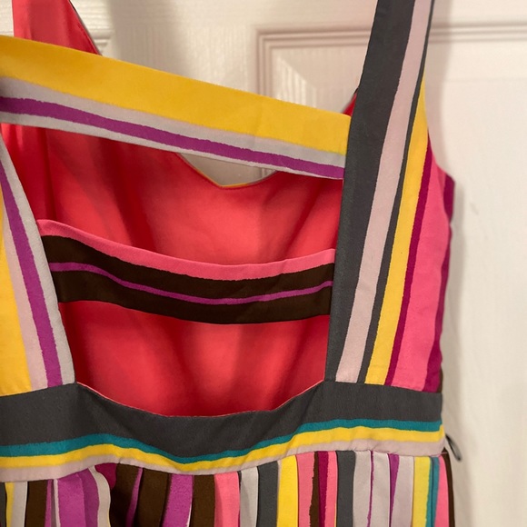 Multicolor pleated dress. Size medium. - Picture 5 of 6